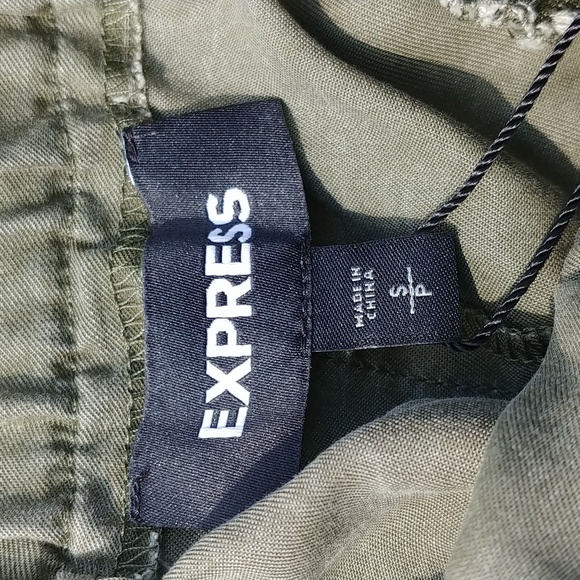 EXPRESS Front-Snap Skirt - Picture 12 of 13